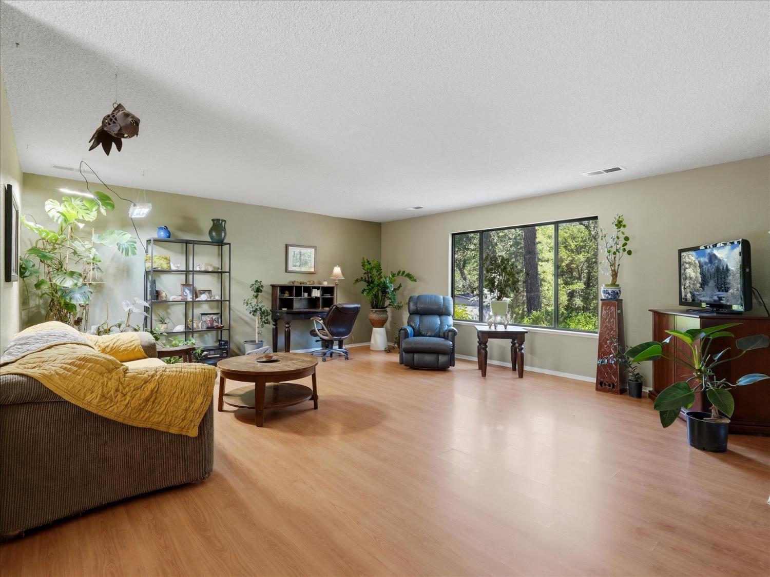 34018 Peckinpah Acres Dr, North Fork, CA 93643