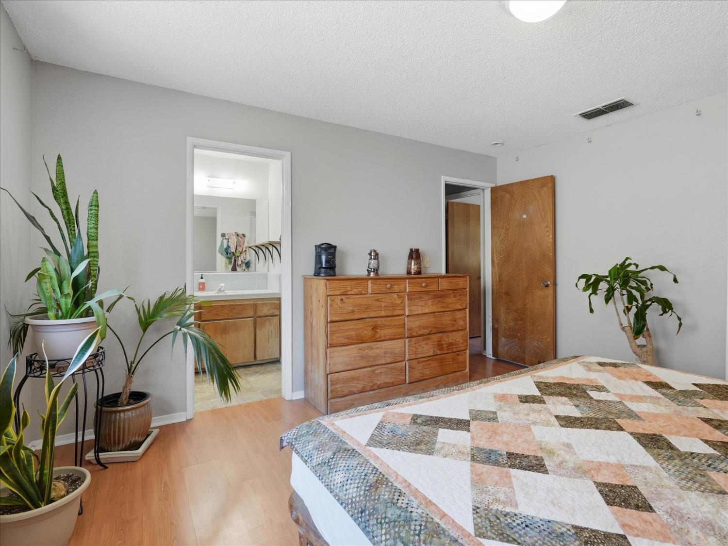 34018 Peckinpah Acres Dr, North Fork, CA 93643