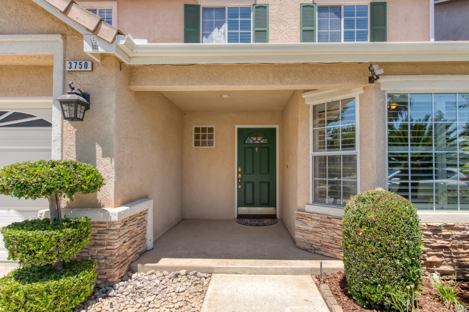 3750 W Vincent Ln, Fresno, CA 93711