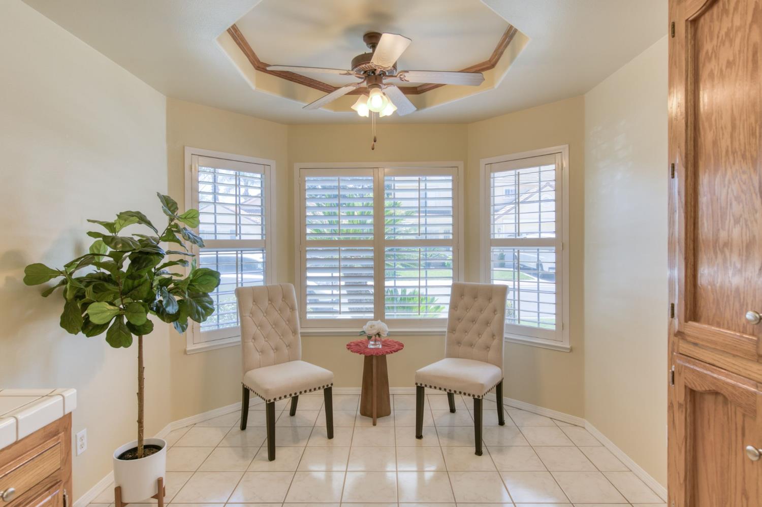 3750 W Vincent Ln, Fresno, CA 93711