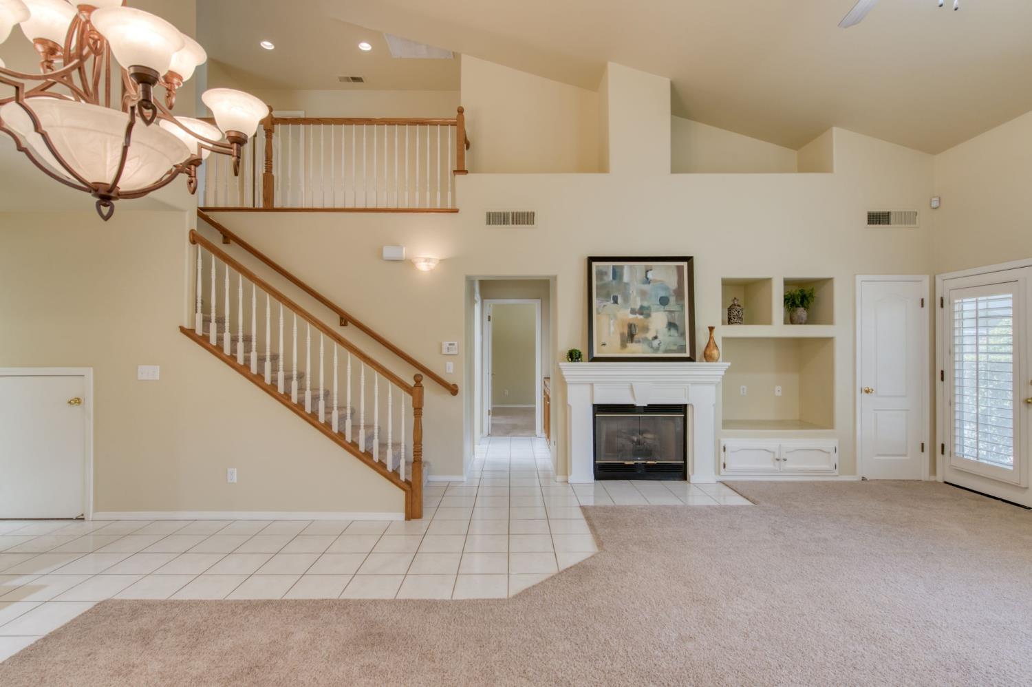 3750 W Vincent Ln, Fresno, CA 93711