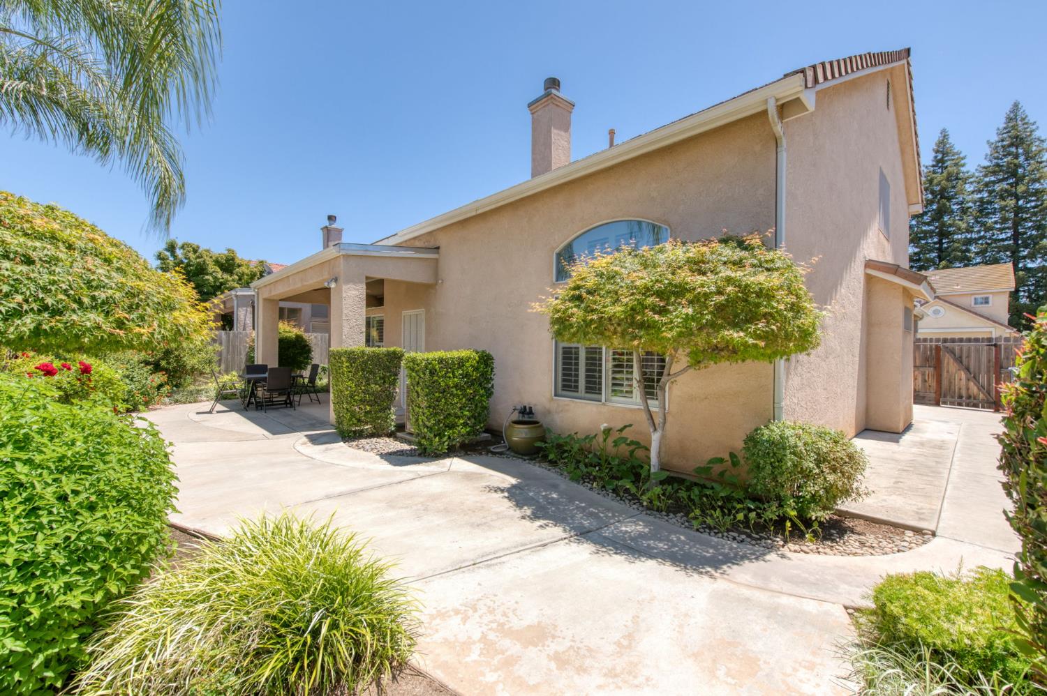 3750 W Vincent Ln, Fresno, CA 93711