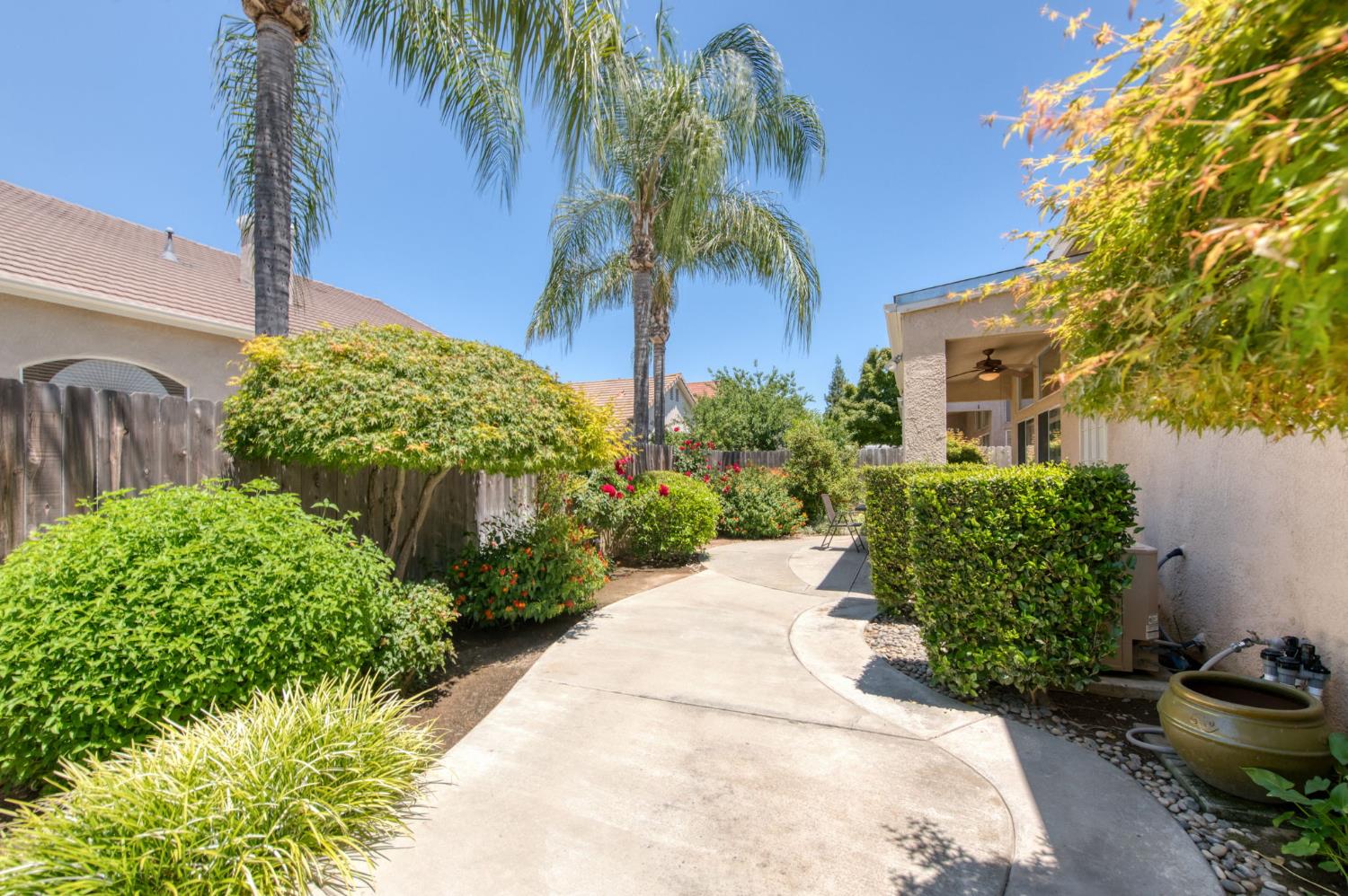 3750 W Vincent Ln, Fresno, CA 93711