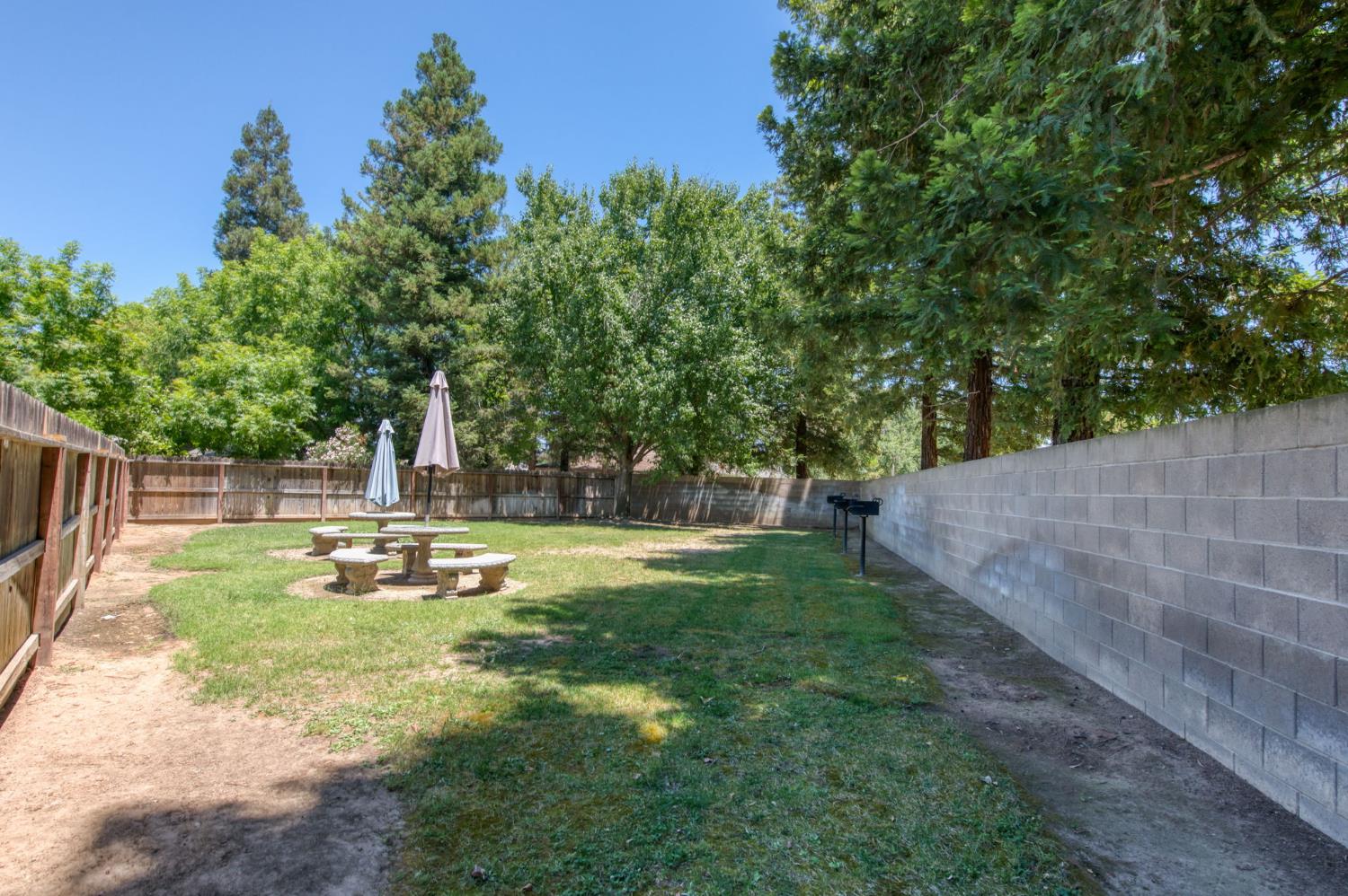 3750 W Vincent Ln, Fresno, CA 93711