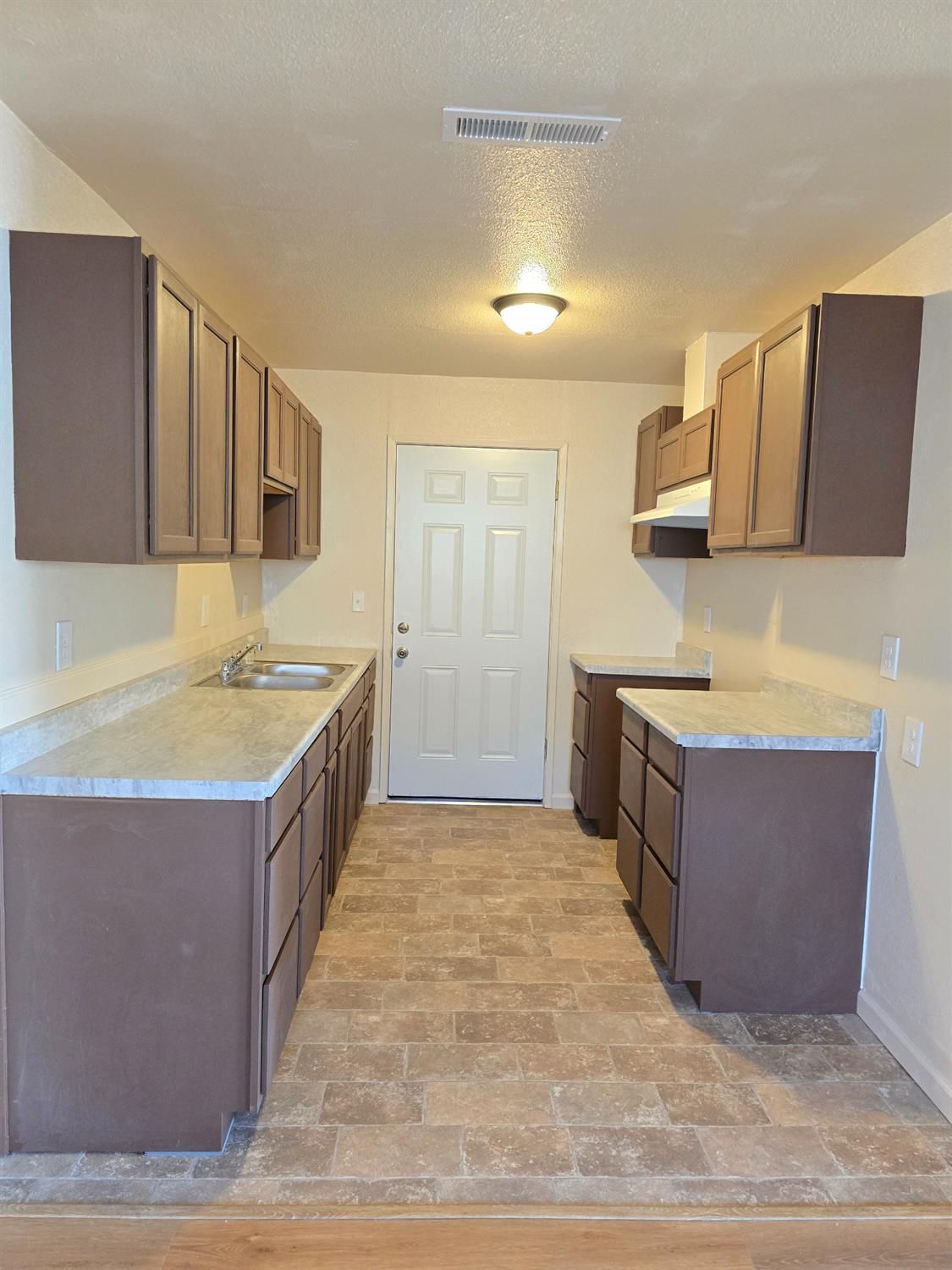 292 N College Ave, Fresno, CA 93701