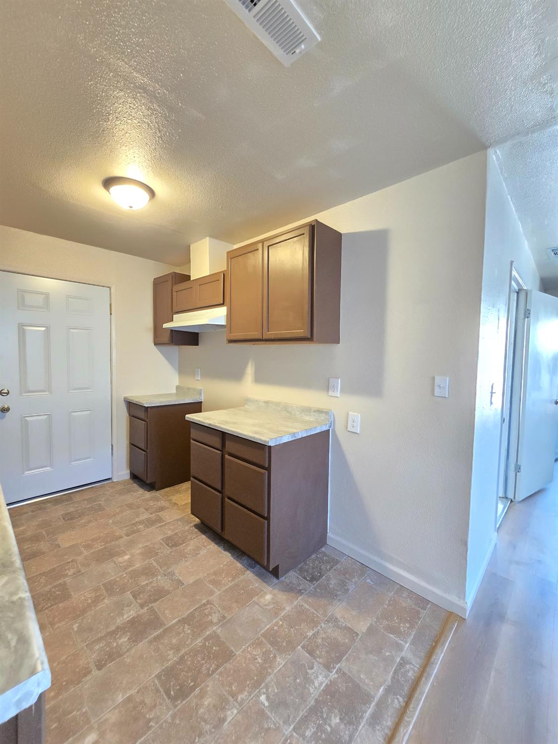 292 N College Ave, Fresno, CA 93701