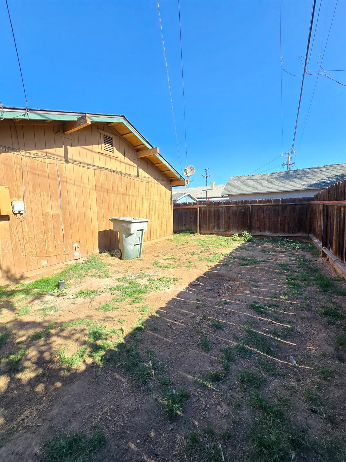 292 N College Ave, Fresno, CA 93701