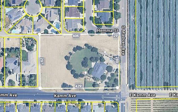 13935 S Madsen Ave, Kingsburg, CA 93631
