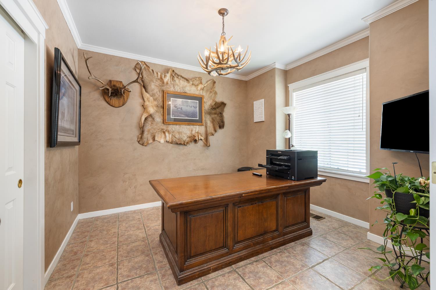 41723 Yosemite Pines Dr, Oakhurst, CA 93644