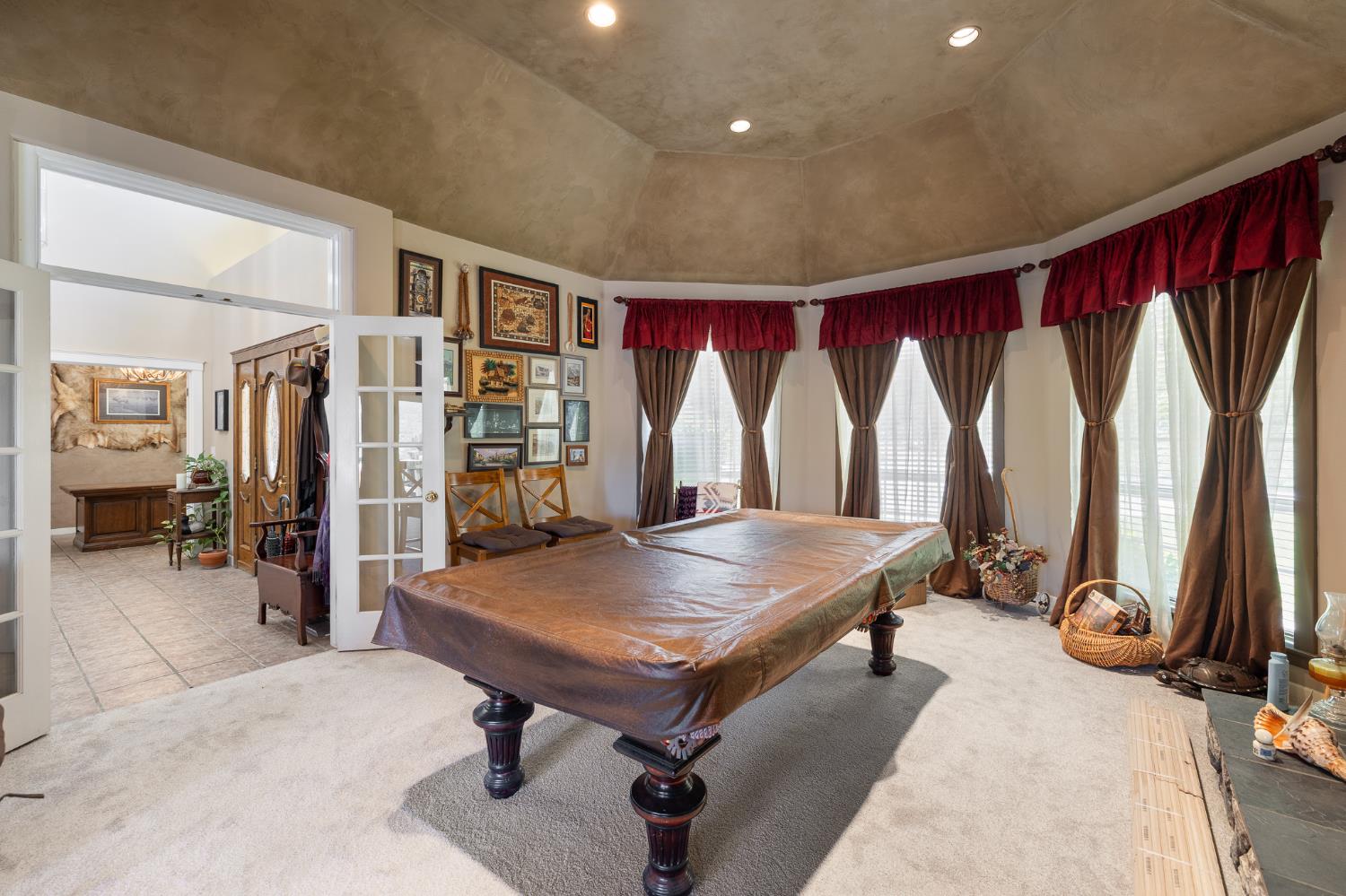 41723 Yosemite Pines Dr, Oakhurst, CA 93644