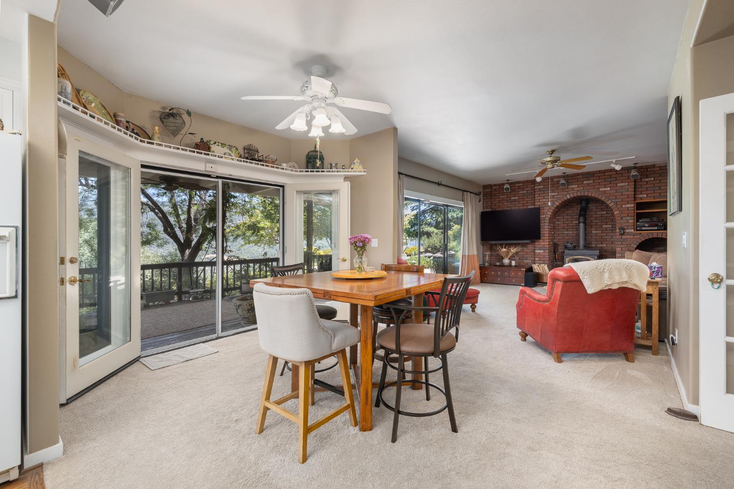 41723 Yosemite Pines Dr, Oakhurst, CA 93644