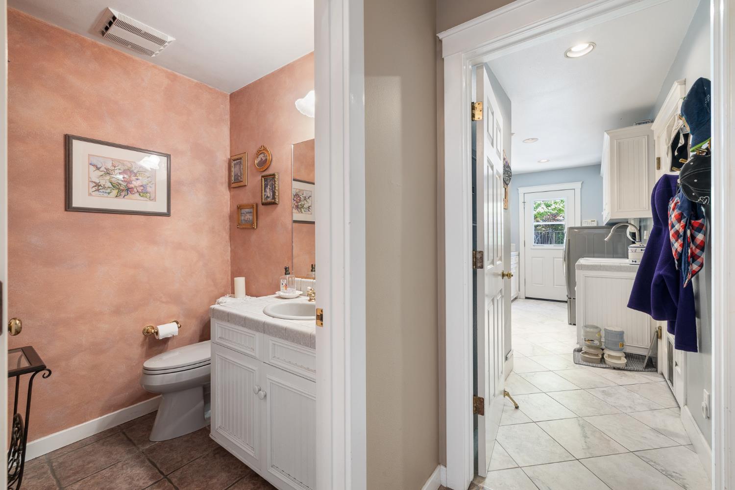 41723 Yosemite Pines Dr, Oakhurst, CA 93644