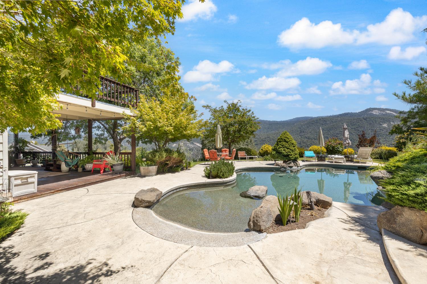 41723 Yosemite Pines Dr, Oakhurst, CA 93644