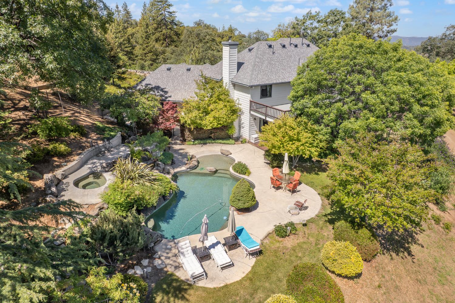 41723 Yosemite Pines Dr, Oakhurst, CA 93644
