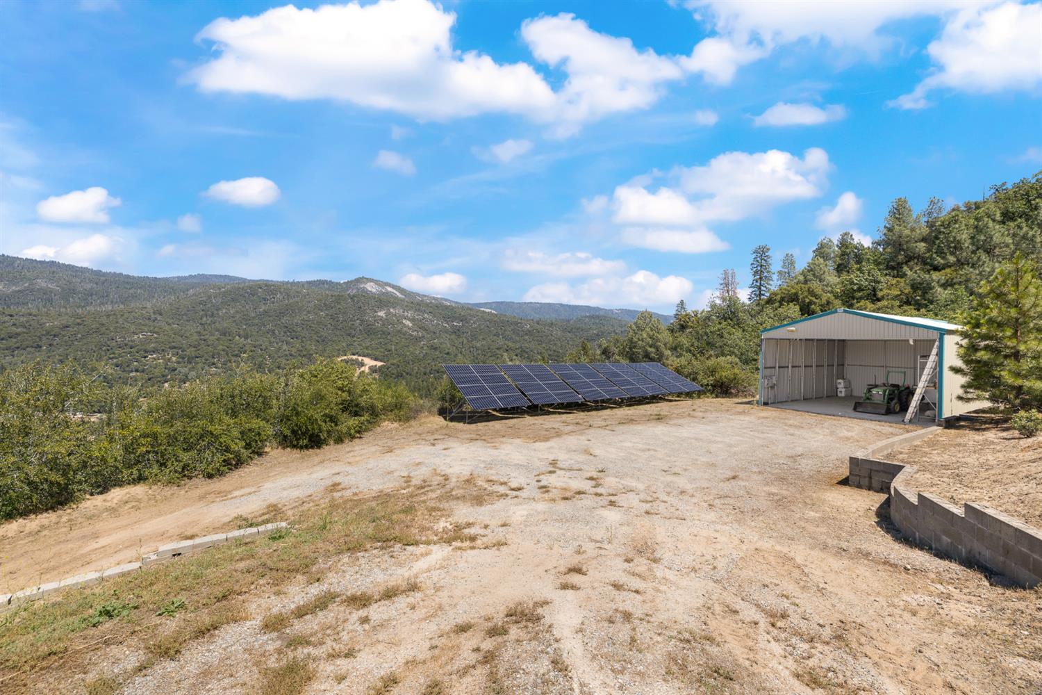 41723 Yosemite Pines Dr, Oakhurst, CA 93644