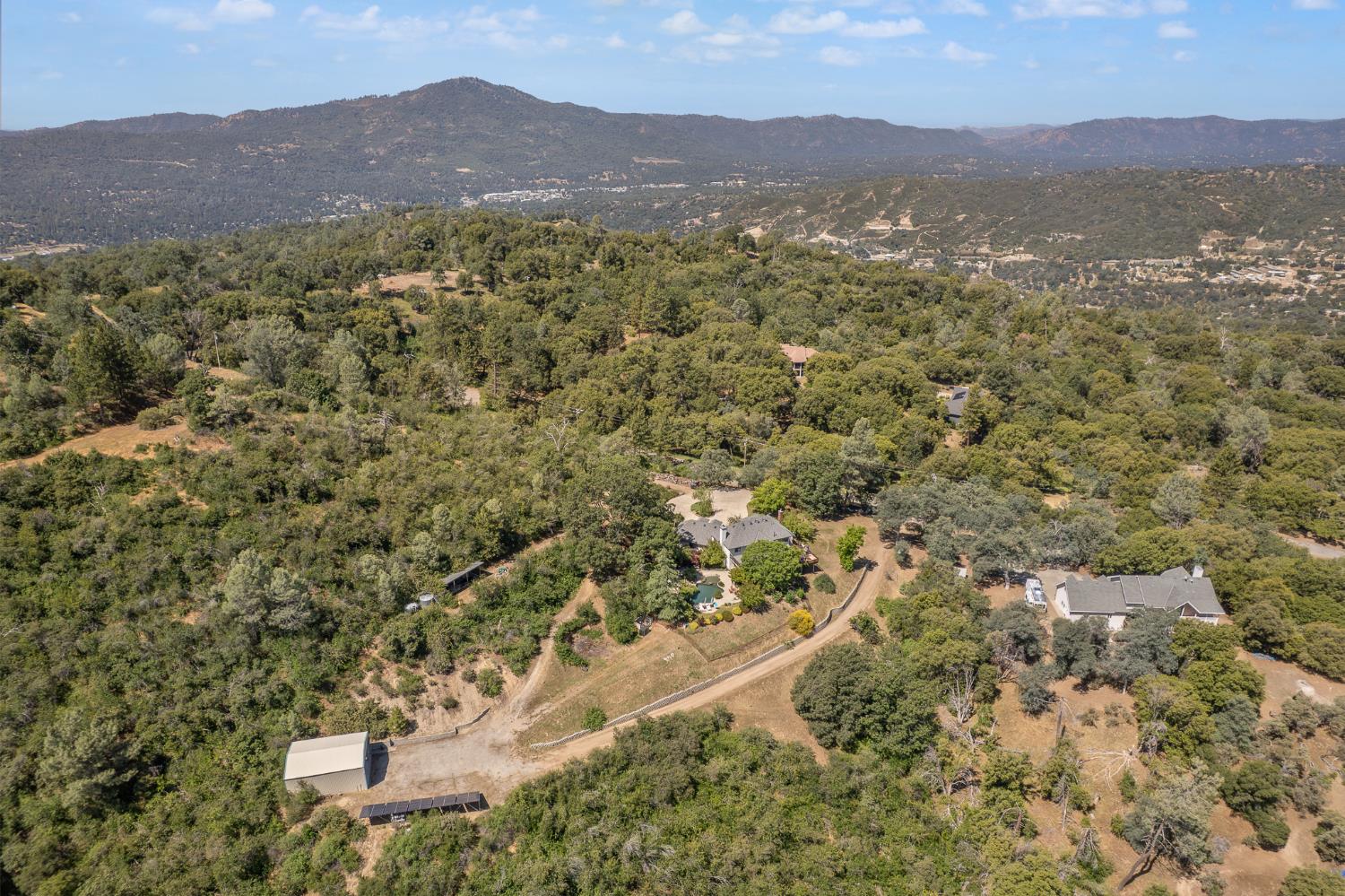 41723 Yosemite Pines Dr, Oakhurst, CA 93644