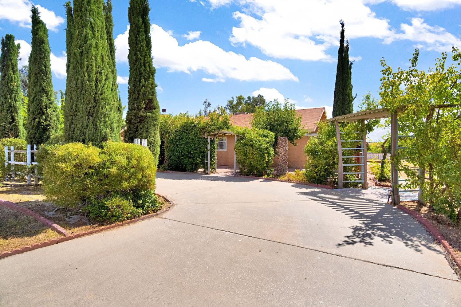 19609 Claremont Rd, Madera, CA 93638