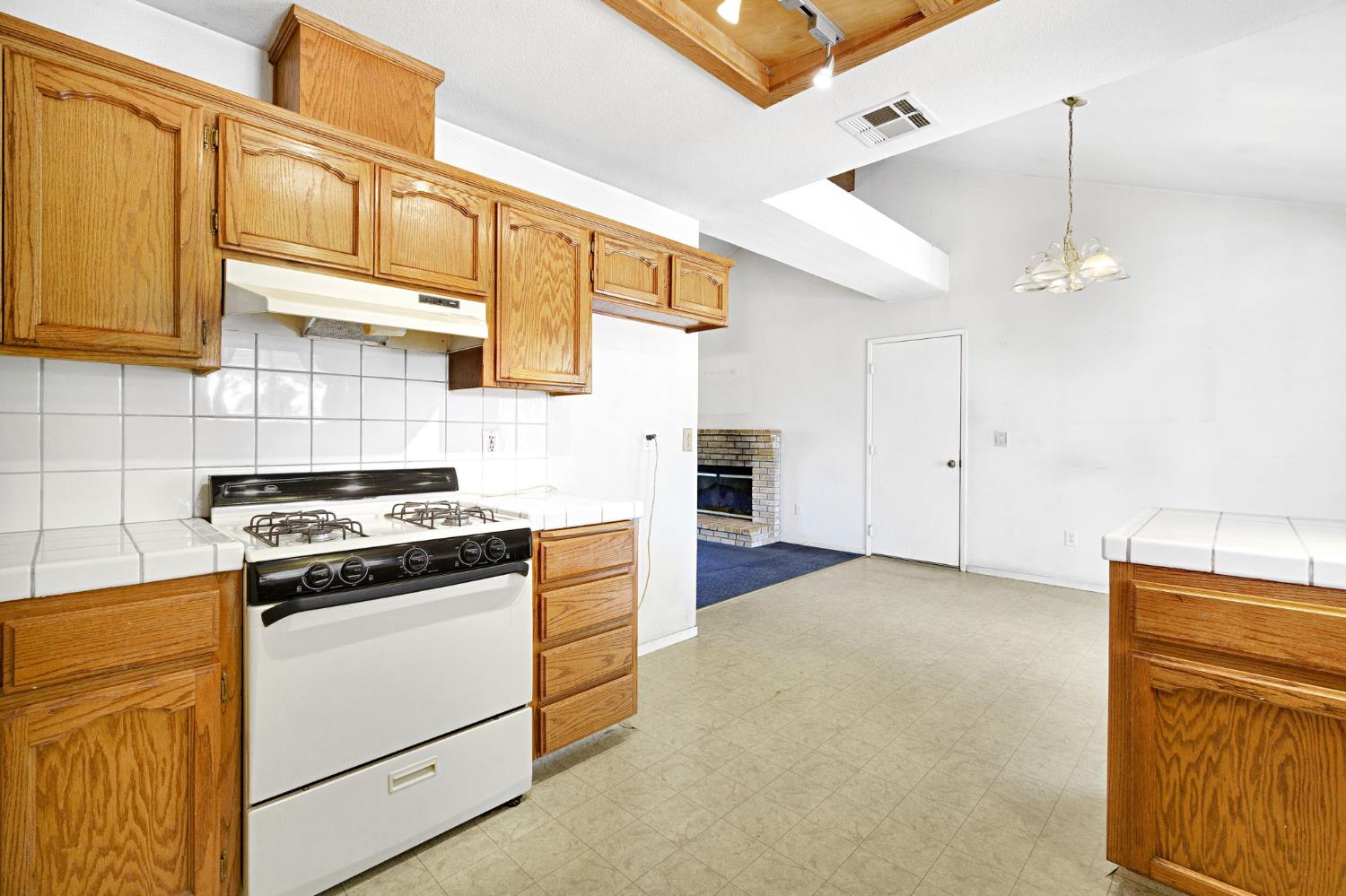 19609 Claremont Rd, Madera, CA 93638