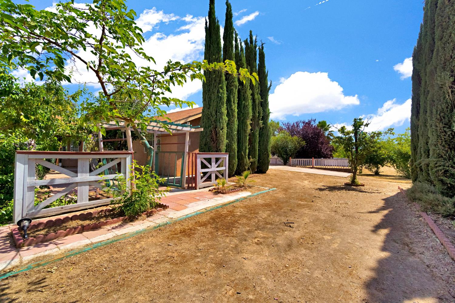 19609 Claremont Rd, Madera, CA 93638