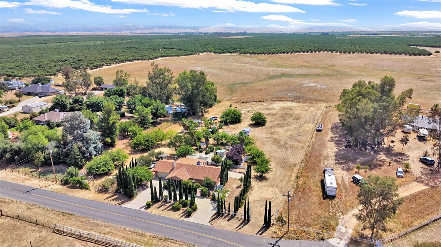 19609 Claremont Rd, Madera, CA 93638