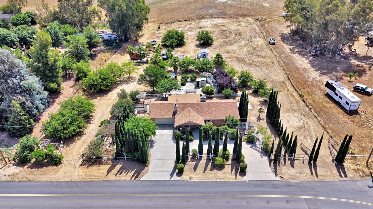 19609 Claremont Rd, Madera, CA 93638