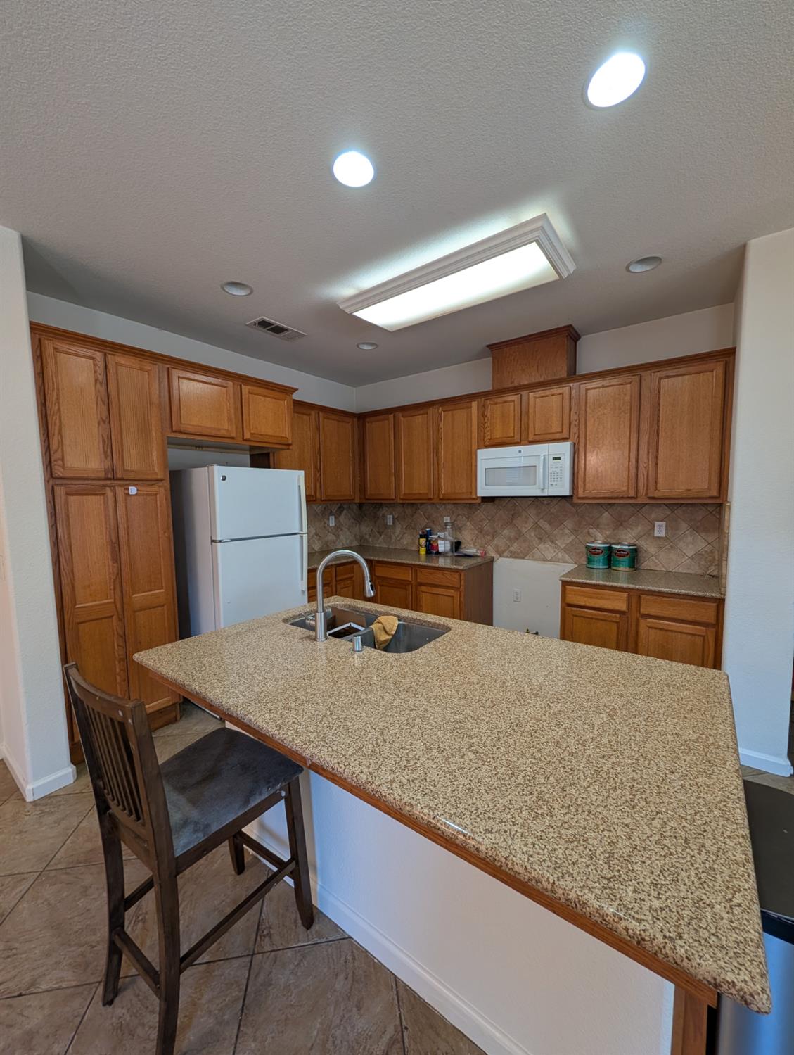645 E Sierra Ave, Reedley, CA 93654