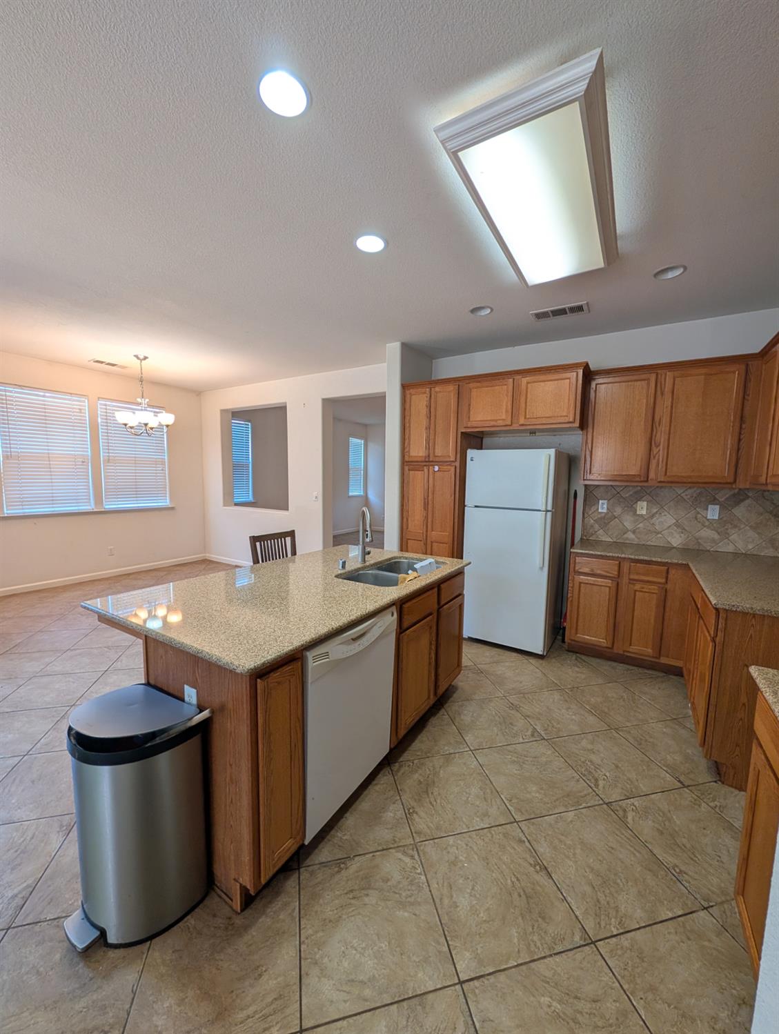 645 E Sierra Ave, Reedley, CA 93654