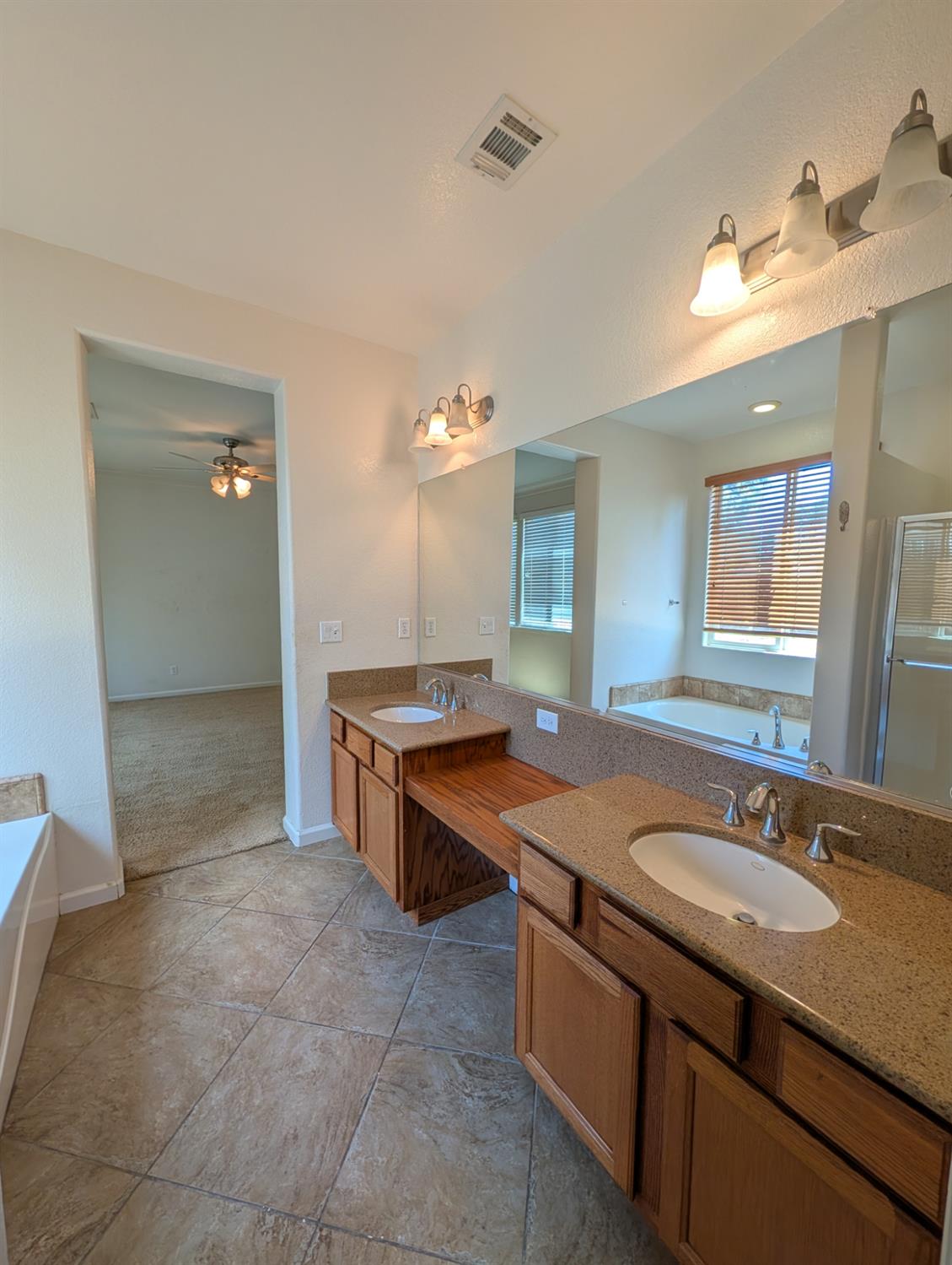 645 E Sierra Ave, Reedley, CA 93654