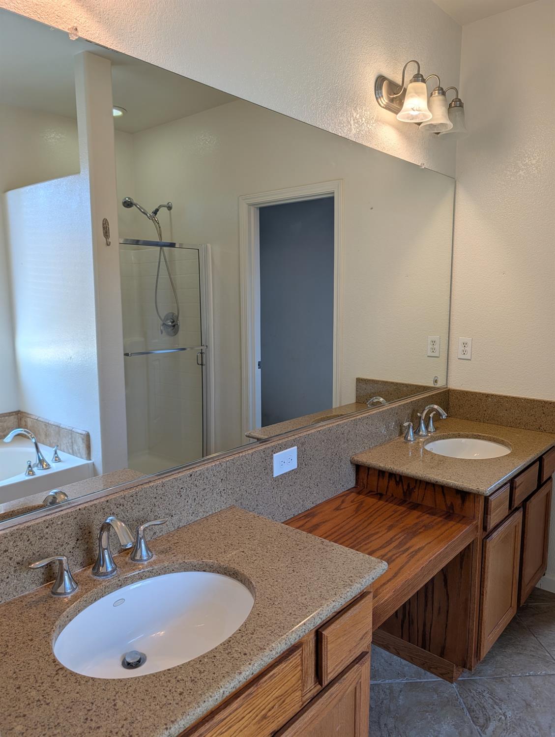 645 E Sierra Ave, Reedley, CA 93654