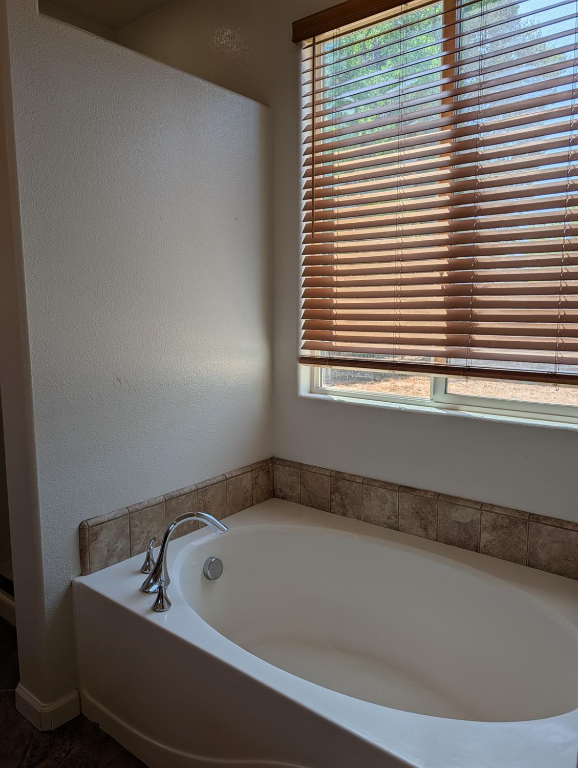 645 E Sierra Ave, Reedley, CA 93654