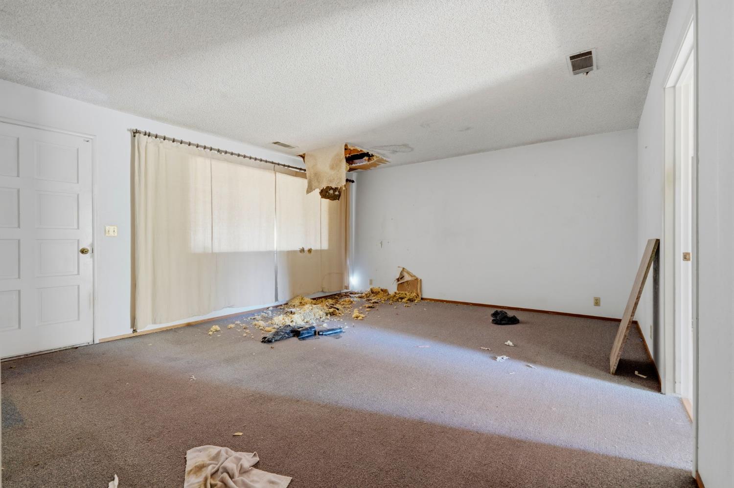 1924 S Tipton Ct, Visalia, CA 93292