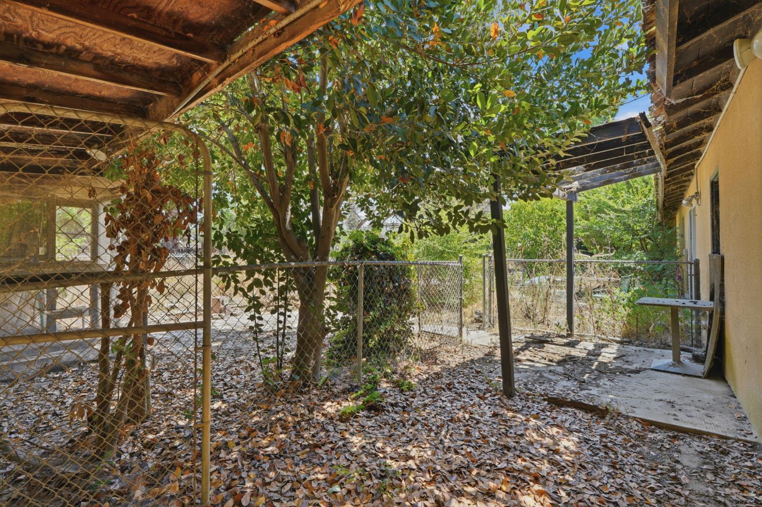 1924 S Tipton Ct, Visalia, CA 93292