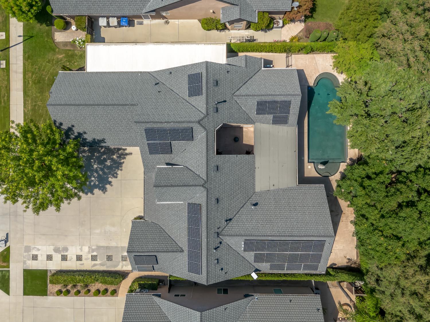 1755 N Cherry Ln, Clovis, CA 93619