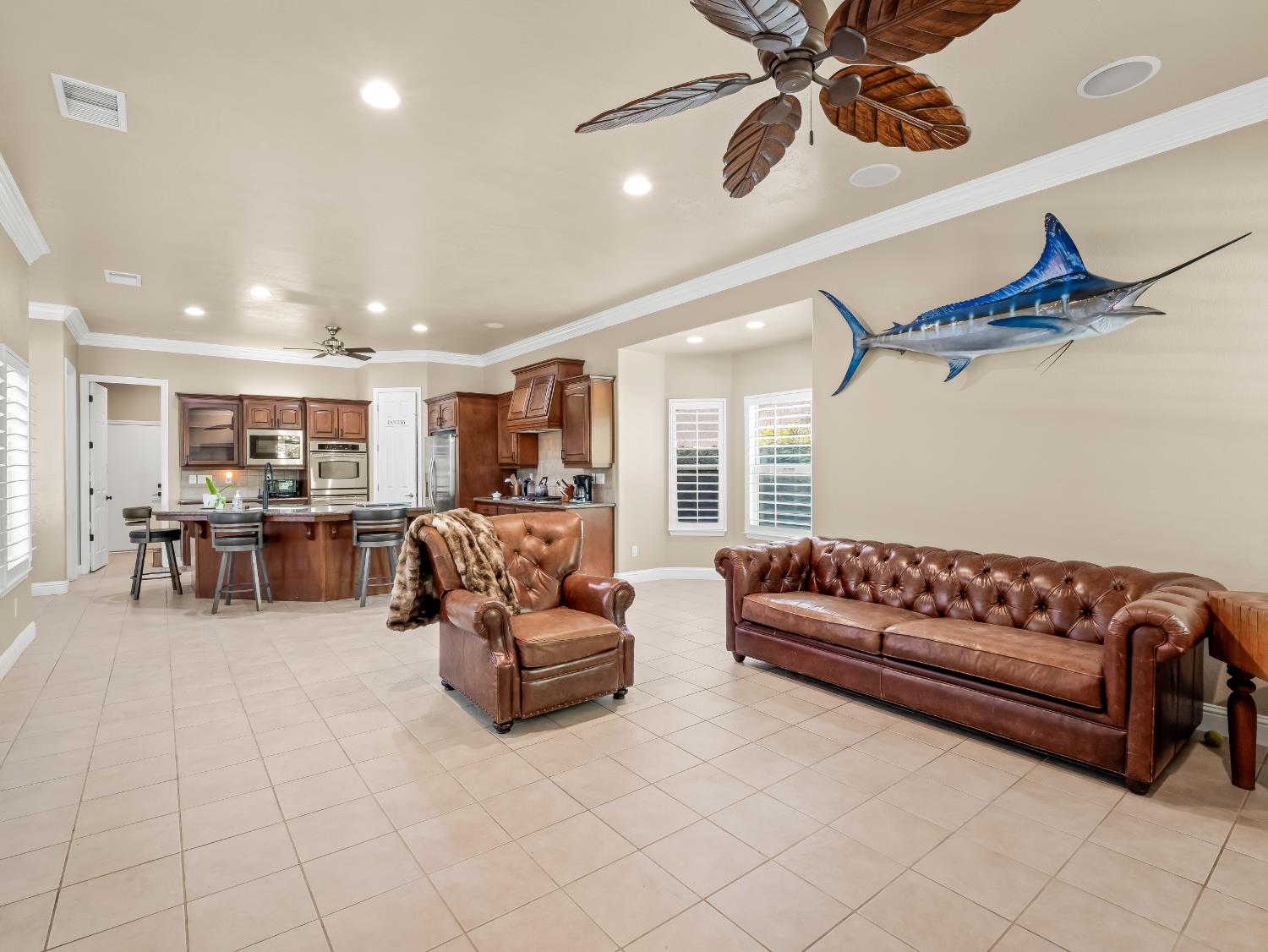 1755 N Cherry Ln, Clovis, CA 93619