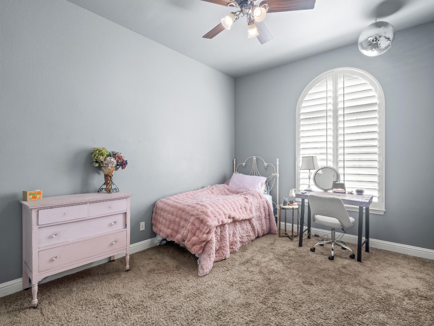 1755 N Cherry Ln, Clovis, CA 93619