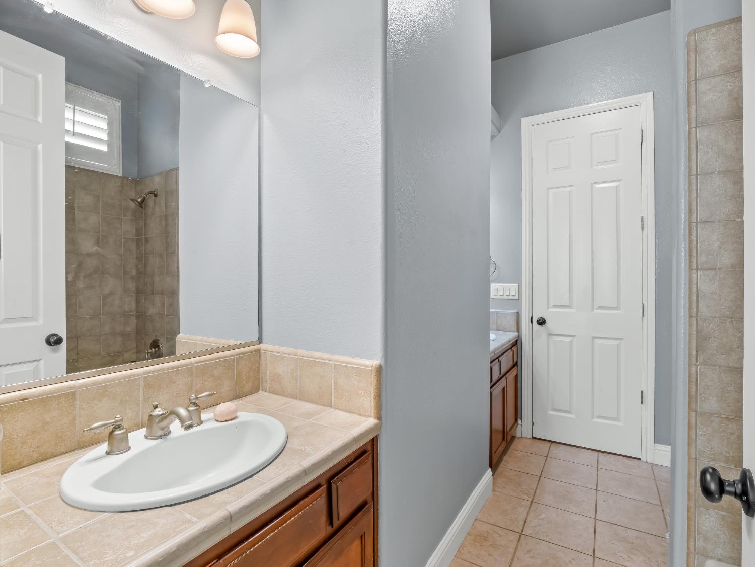 1755 N Cherry Ln, Clovis, CA 93619