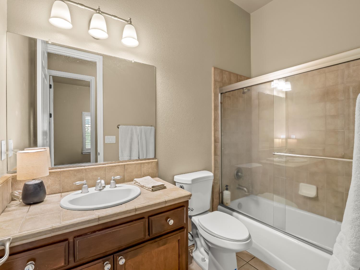 1755 N Cherry Ln, Clovis, CA 93619