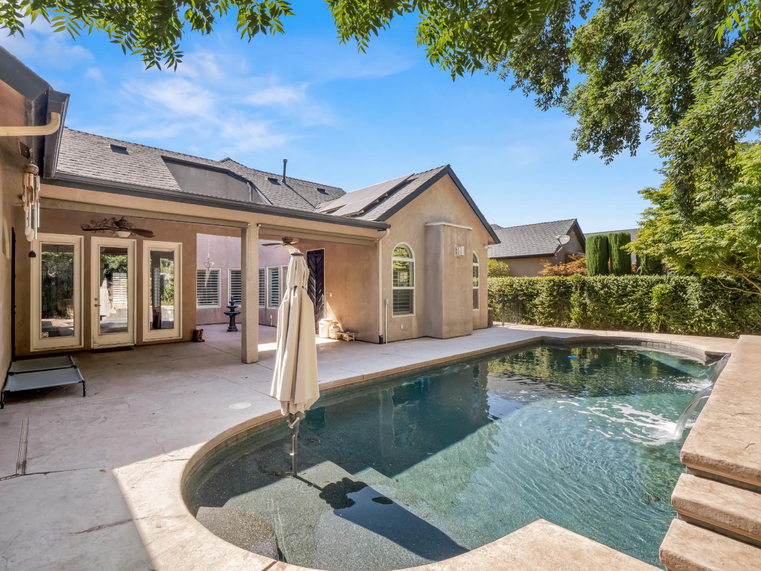 1755 N Cherry Ln, Clovis, CA 93619