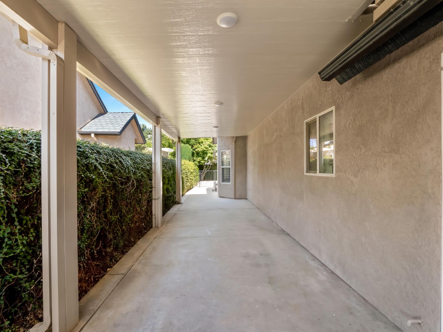 1755 N Cherry Ln, Clovis, CA 93619