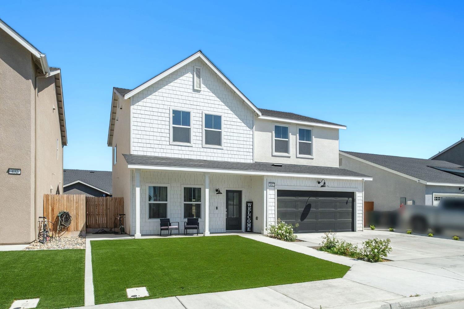 452 University Dr, Lemoore, CA 93245