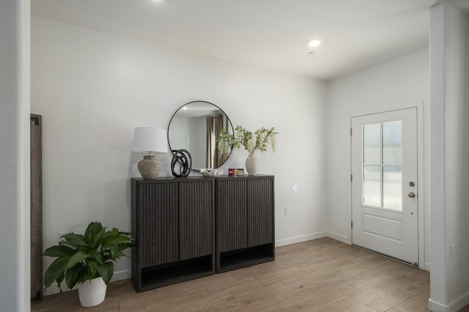 452 University Dr, Lemoore, CA 93245