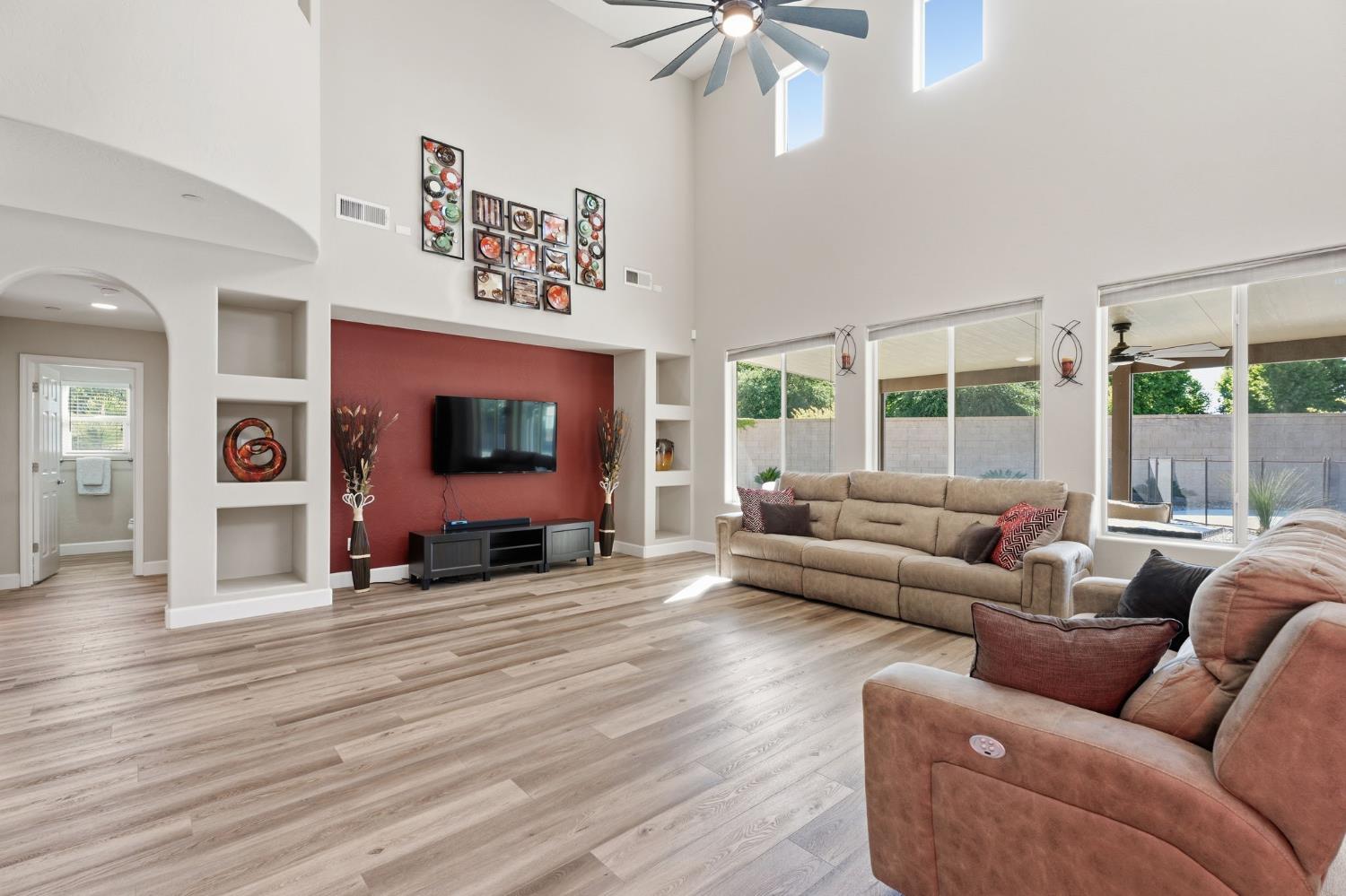 3085 N Vahe Ave, Fresno, CA 93737