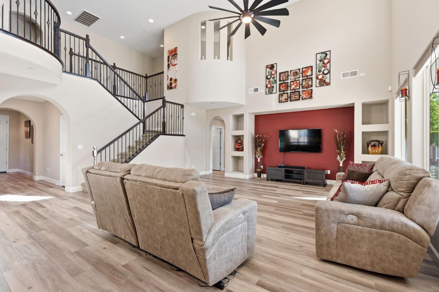 3085 N Vahe Ave, Fresno, CA 93737