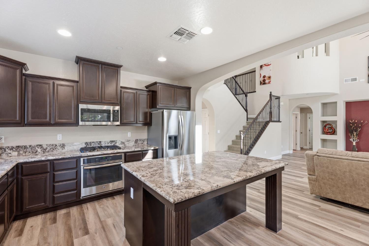 3085 N Vahe Ave, Fresno, CA 93737