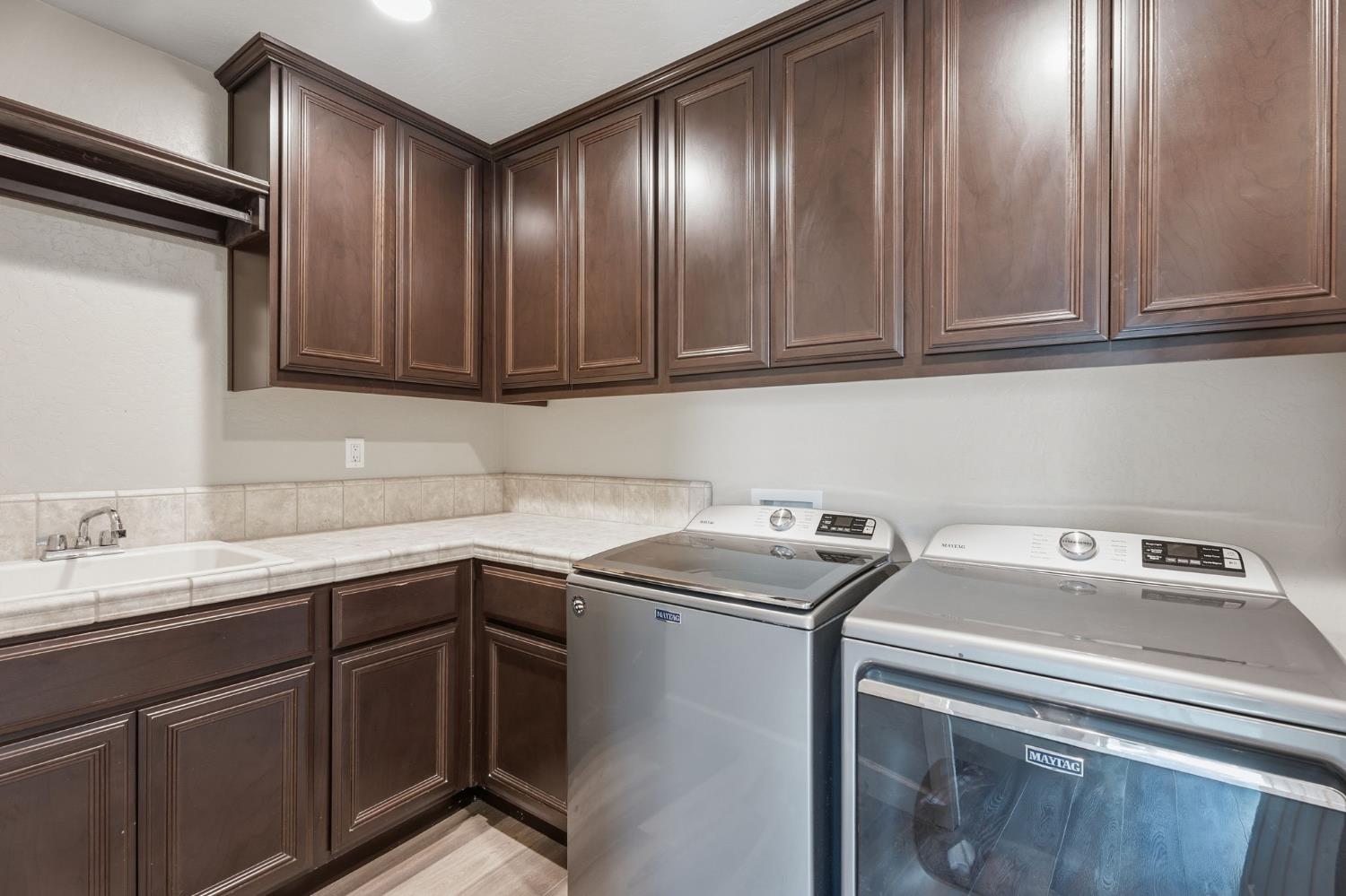 3085 N Vahe Ave, Fresno, CA 93737