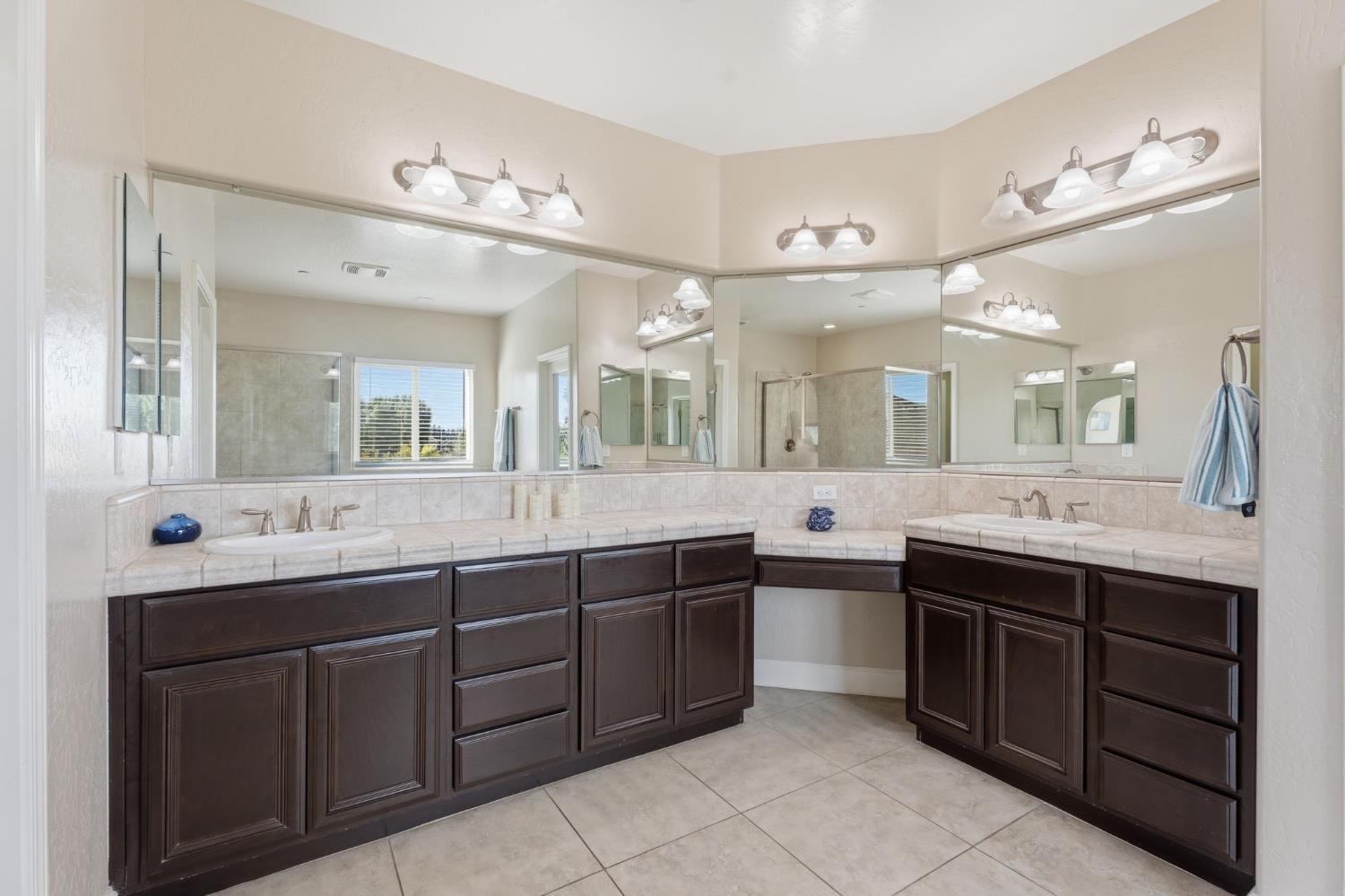 3085 N Vahe Ave, Fresno, CA 93737