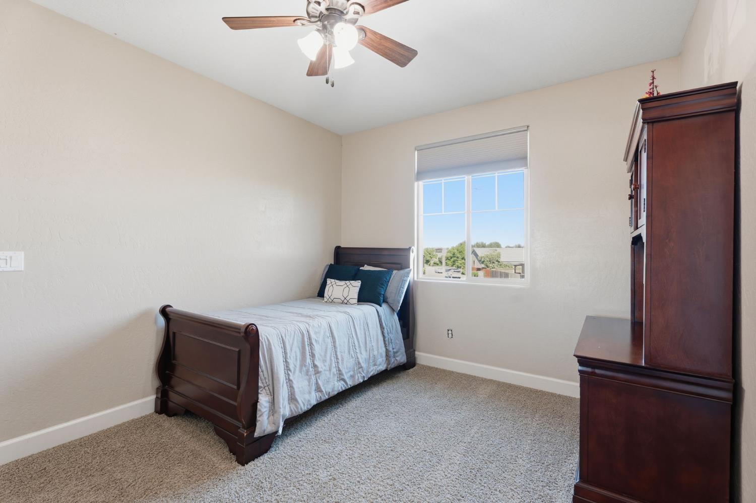 3085 N Vahe Ave, Fresno, CA 93737