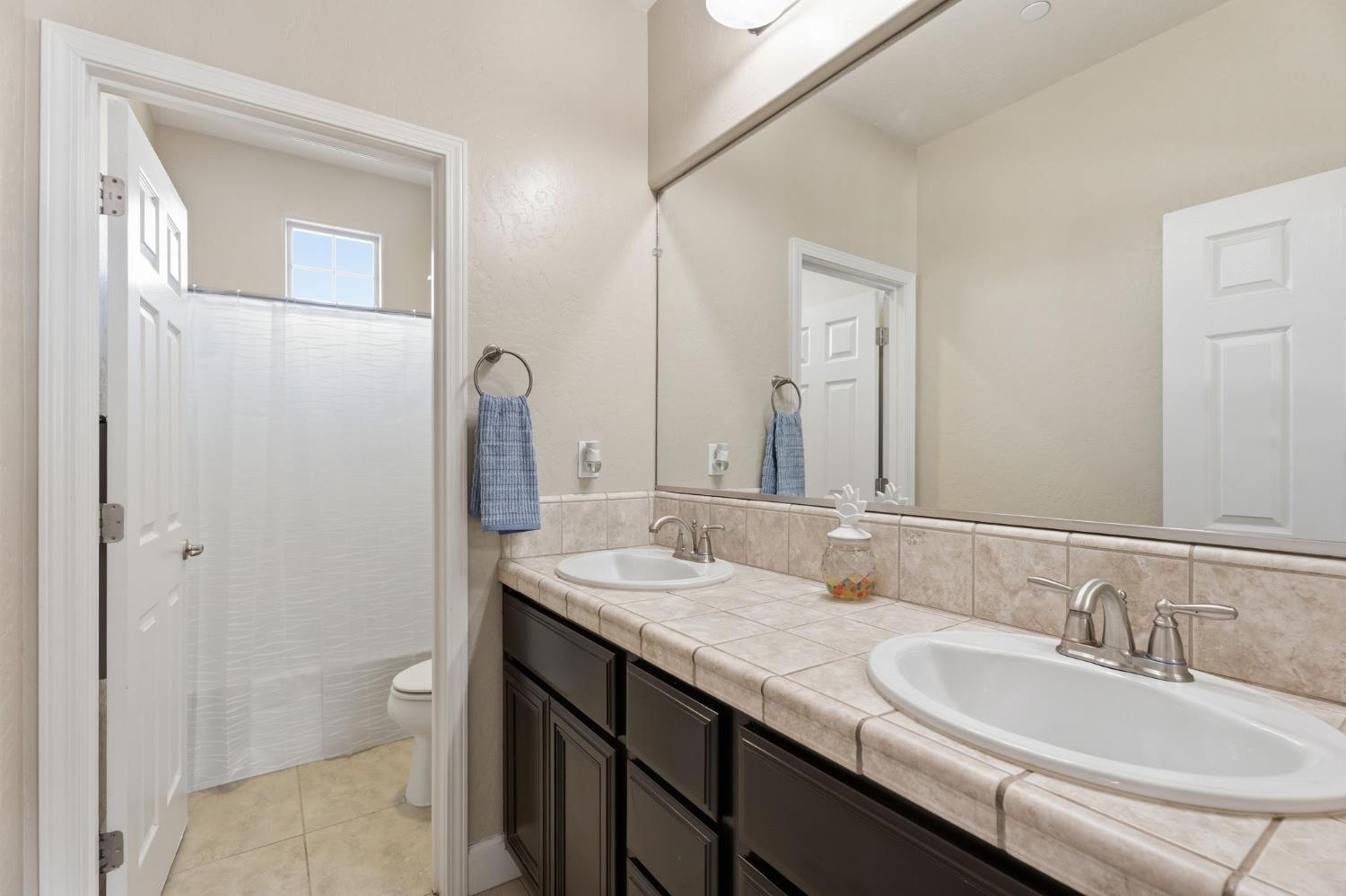 3085 N Vahe Ave, Fresno, CA 93737