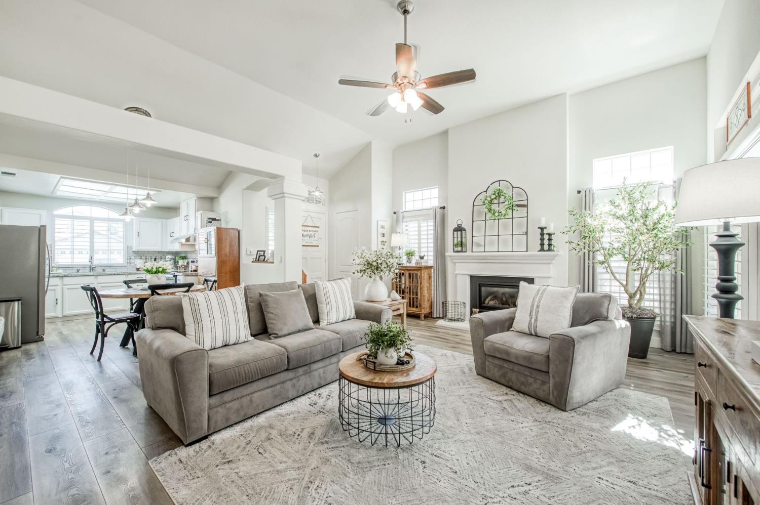 892 Fedora Ave, Clovis, CA 93612