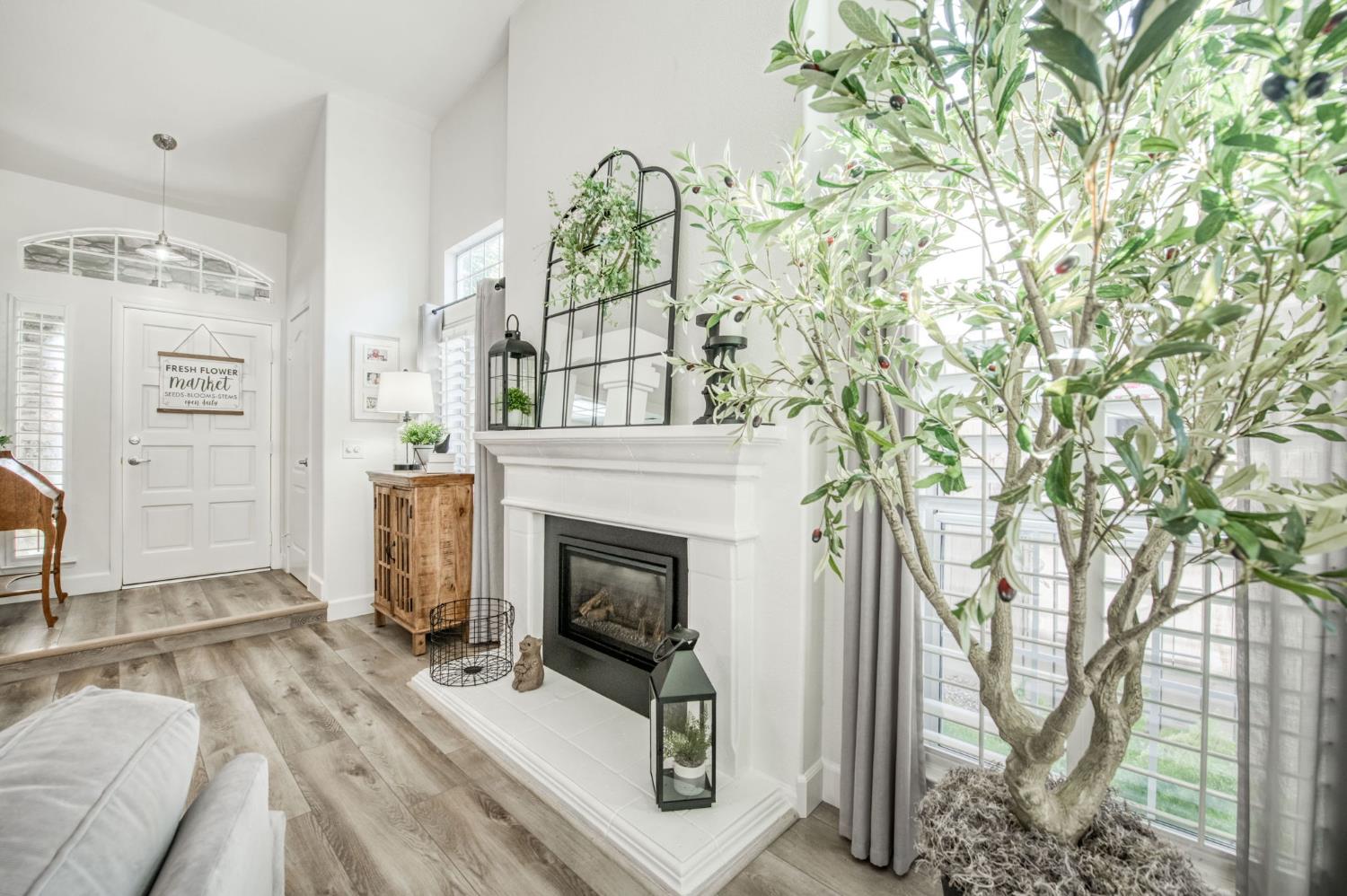 892 Fedora Ave, Clovis, CA 93612
